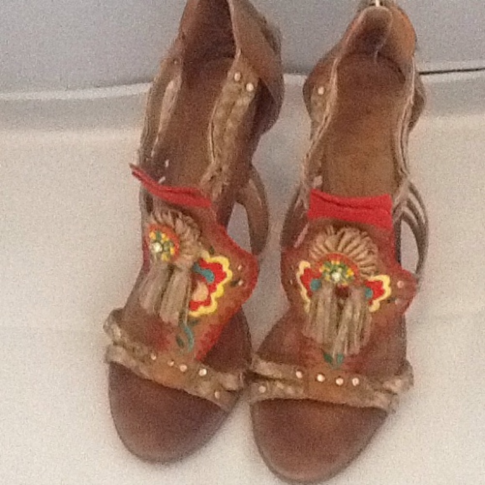 Shoe